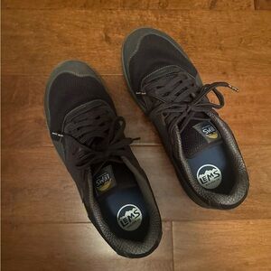 Men's Black Athletic Shoes